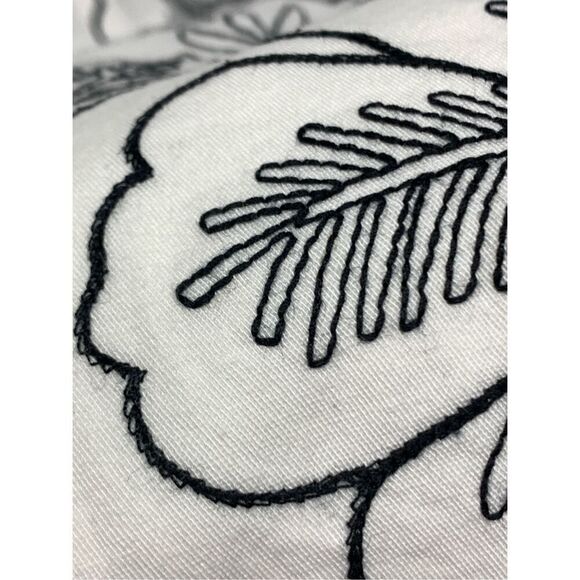 Talbots embroidered floral lined crop pant size 6  - Picture 5 of 10